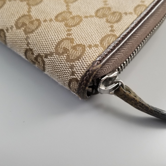 GUCCI Beautiful Classic Signature Large Zippy compact Gucci wallet Italy - Picture 13 of 16